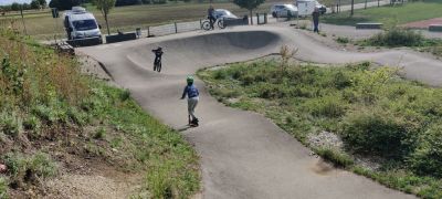 Rasant auf dem&nbsp;Roller